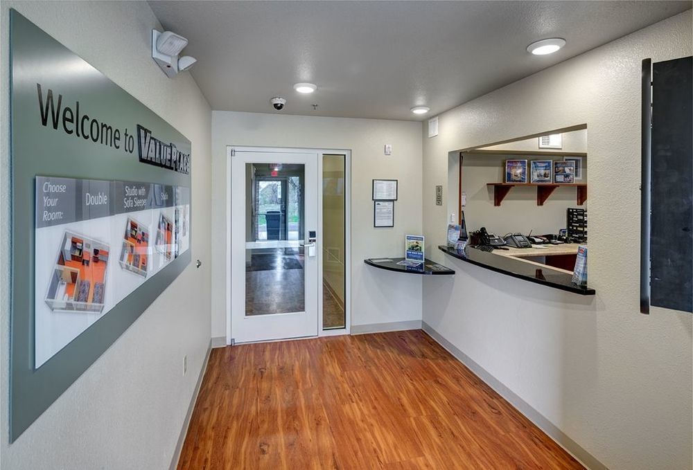 Extended Stay America Select Suites - Wichita - North Интерьер фото