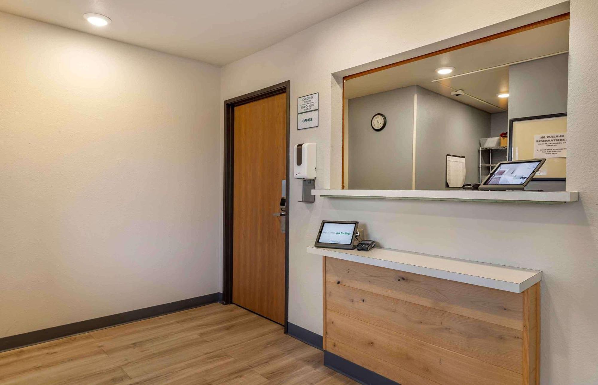 Extended Stay America Select Suites - Wichita - North Экстерьер фото