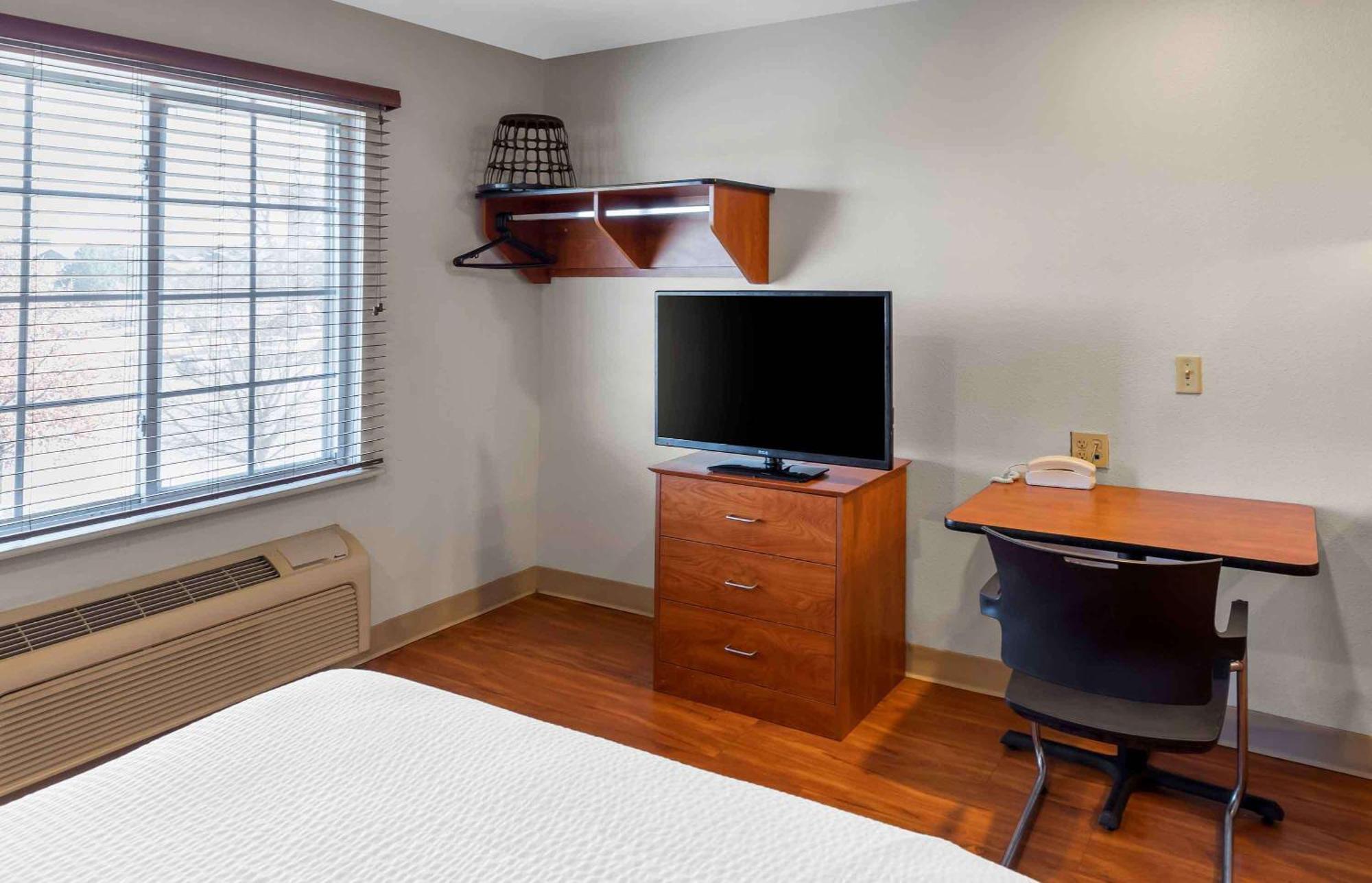 Extended Stay America Select Suites - Wichita - North Экстерьер фото