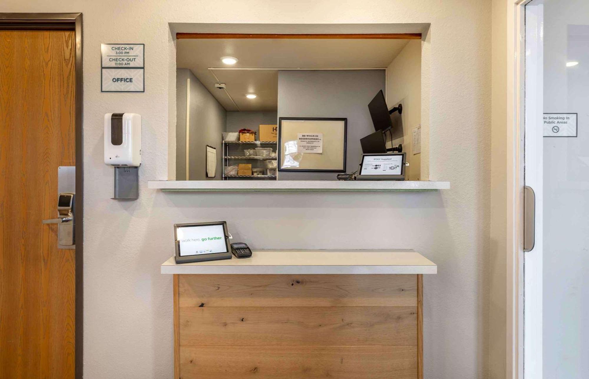 Extended Stay America Select Suites - Wichita - North Экстерьер фото
